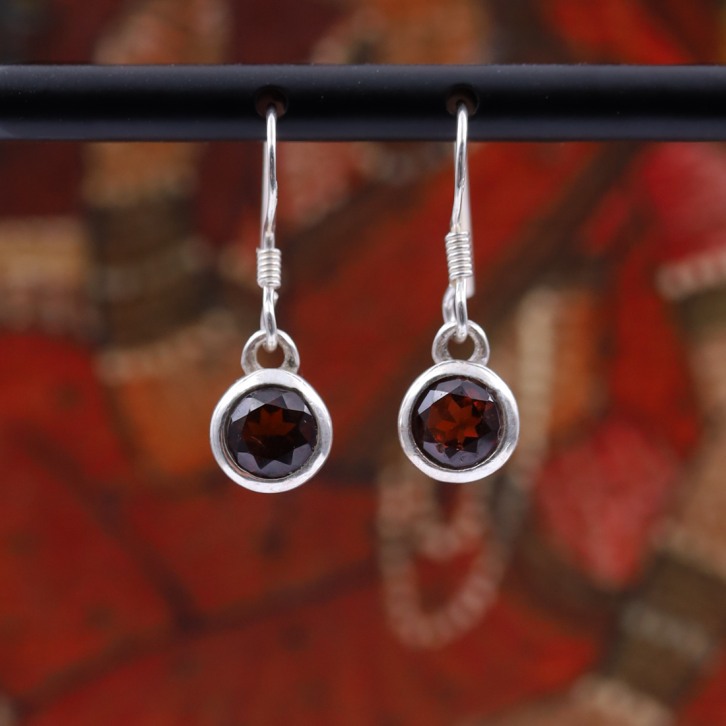 Boucles d'oreilles en argent et pierre grenat