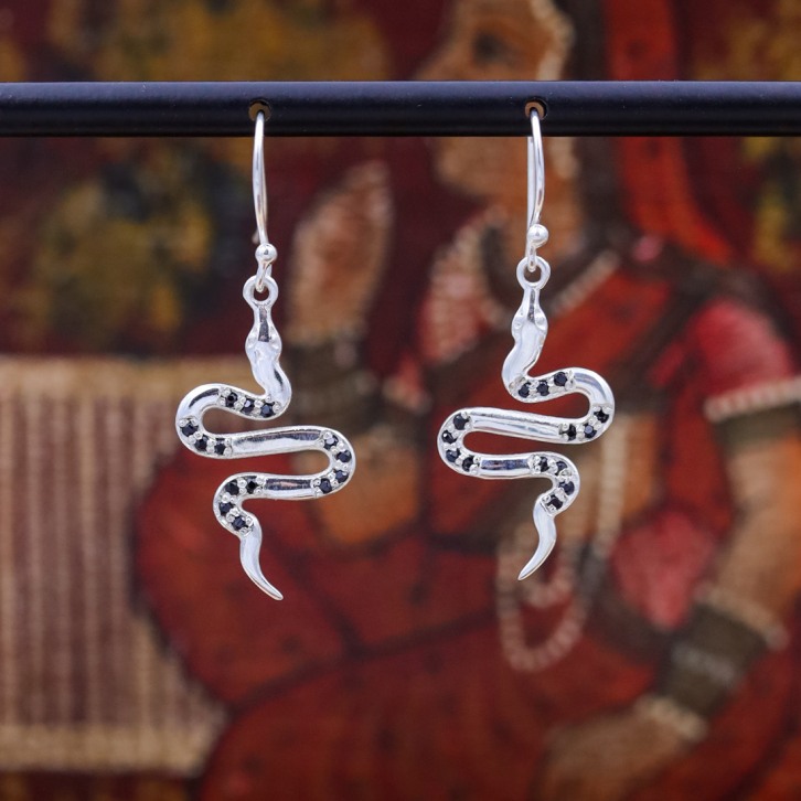 Boucles d'oreilles serpent en argent et pierre zirconium noir