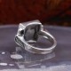 Bague d'exception en argent et pierre onyx