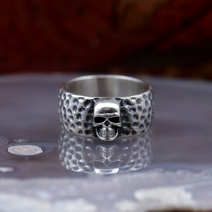 Bague tête de mort en argent