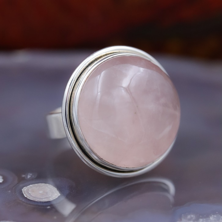 Bague en argent et pierre quartz rose