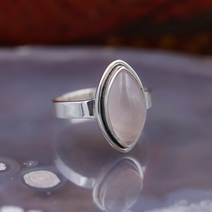 Bague en argent et pierre quartz rose