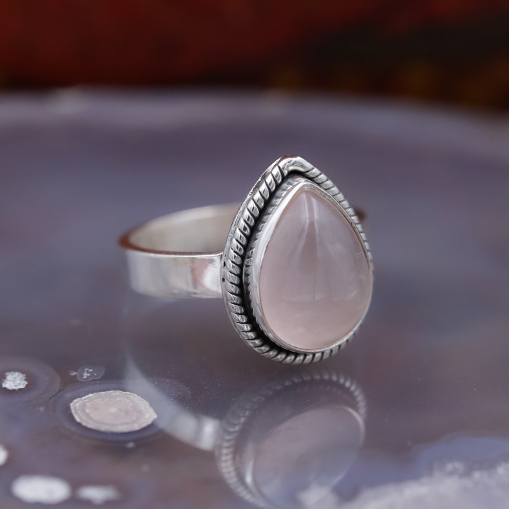 Bague en argent et pierre quartz rose