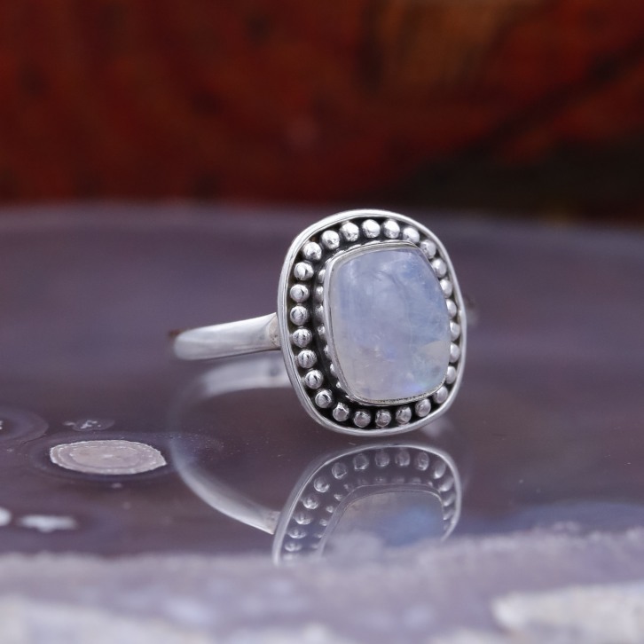 Bague en argent et pierre de lune