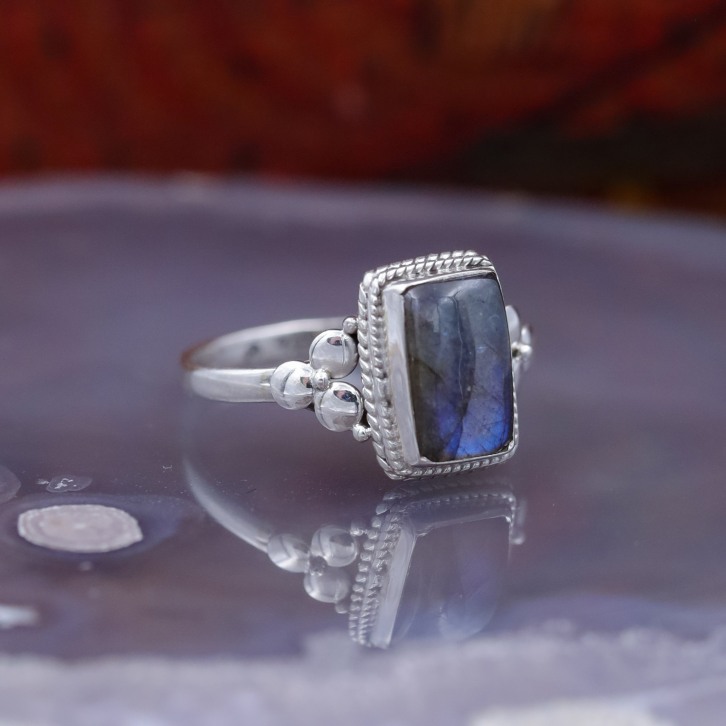 Bague en argent et pierre labradorite