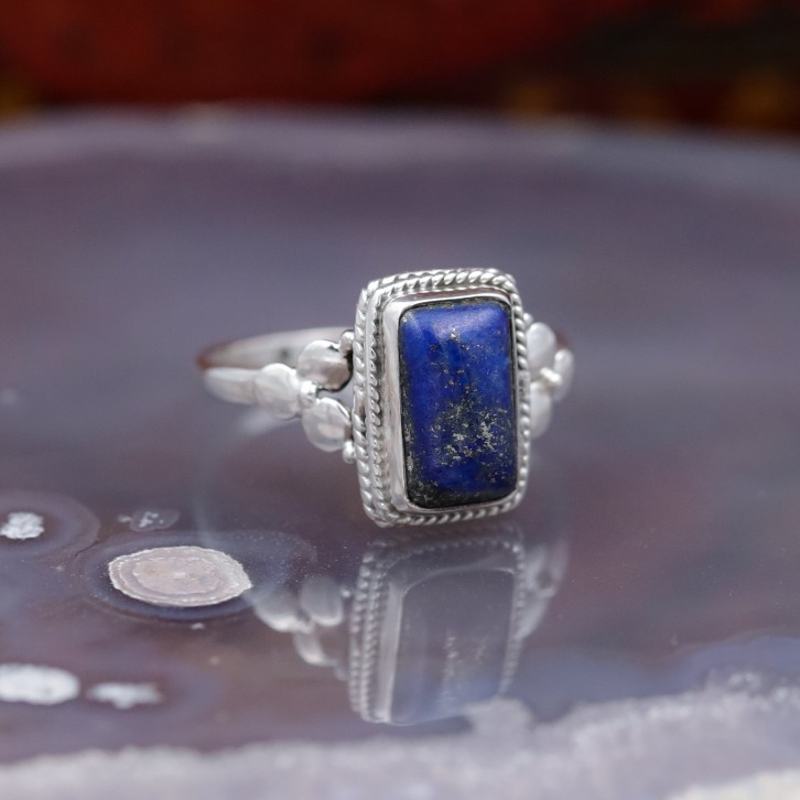 Bague en argent et pierre lapis lazuli