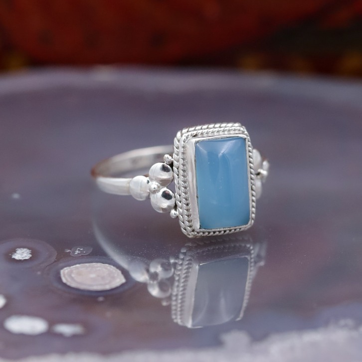 Bague en argent et pierre calc doine
