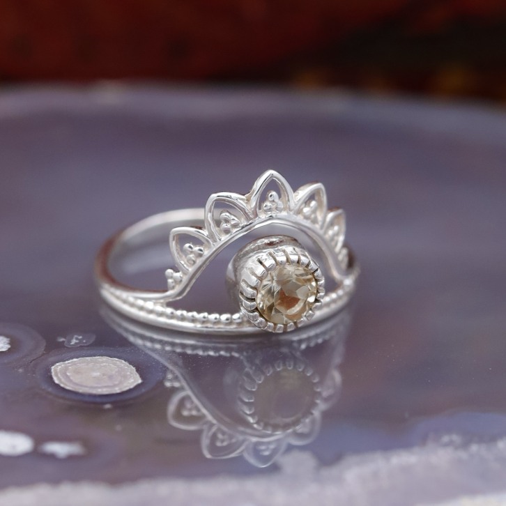 Bague en argent et pierre citrine