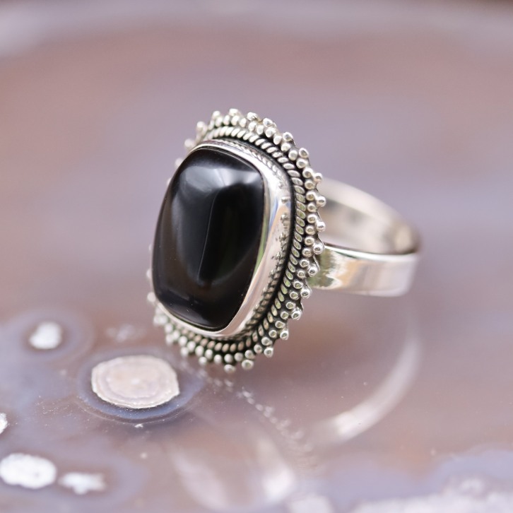 Bague en argent et pierre onyx