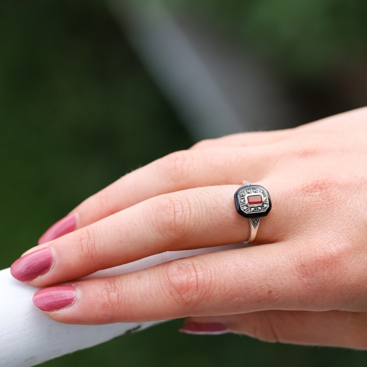 Bague email sales