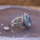 Bague d'exception en argent, marcassites et pierre topaze bleue