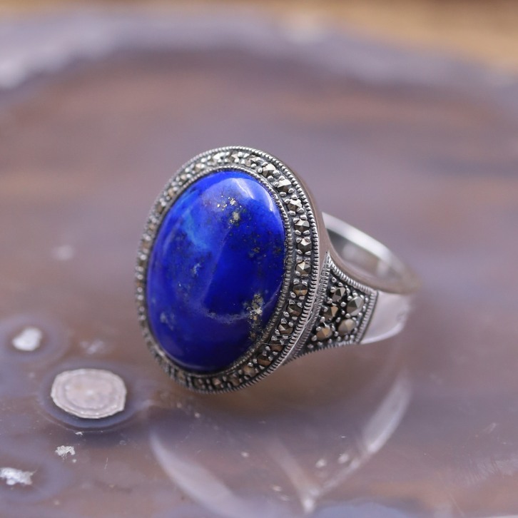 Bague d'exception en argent, marcassites et pierre Lapis Lazuli