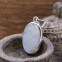 Pendentif en argent et pierre de lune