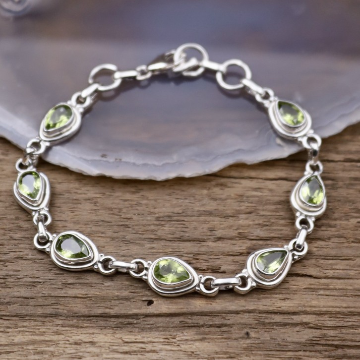 Bracelet en argent et pierre péridot