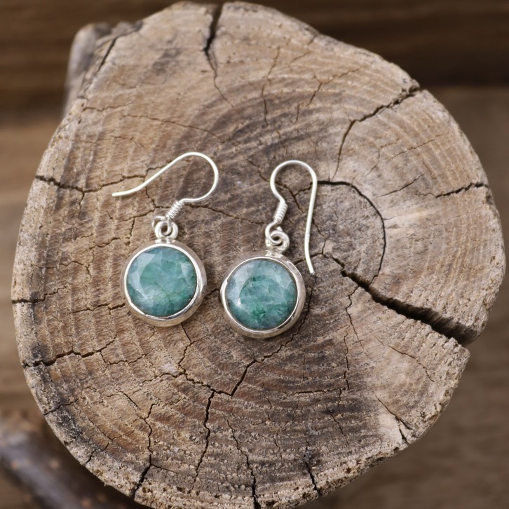 Boucles d'oreilles en argent et racine d'émeraude