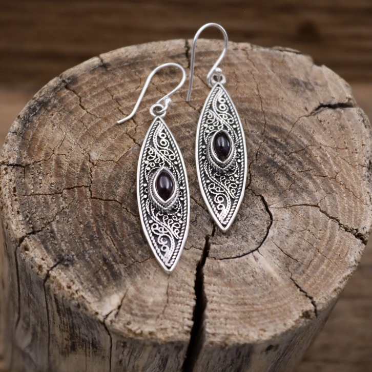 Boucles d'oreilles en argent et pierre grenat