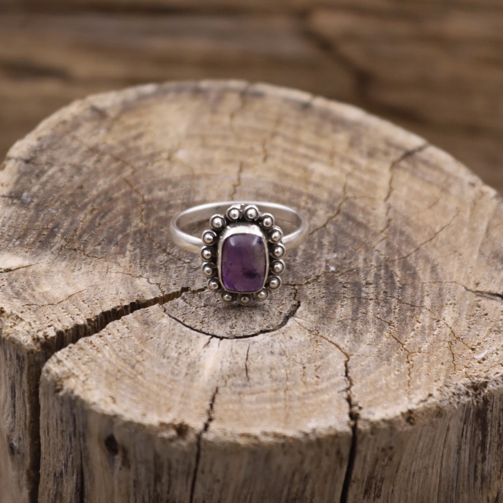 Bague en argent et améthyste