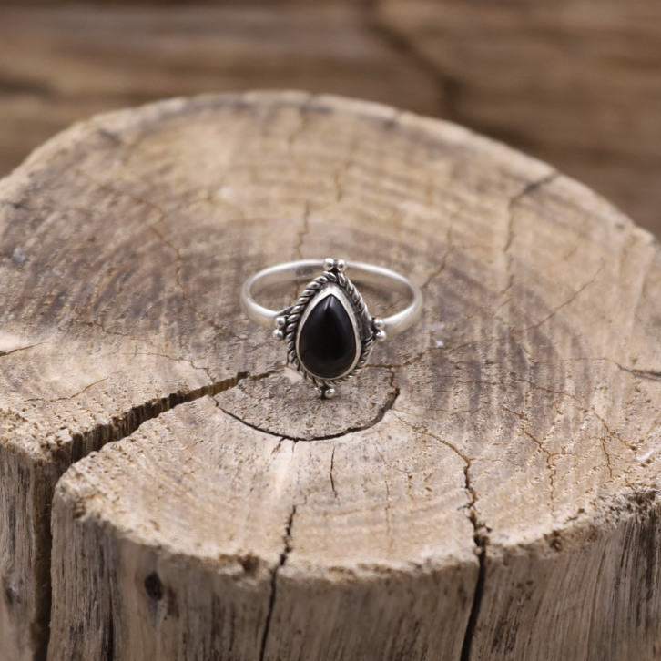 Bague en argent et onyx