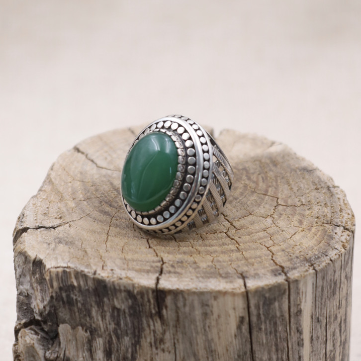 Bague en argent et agate verte