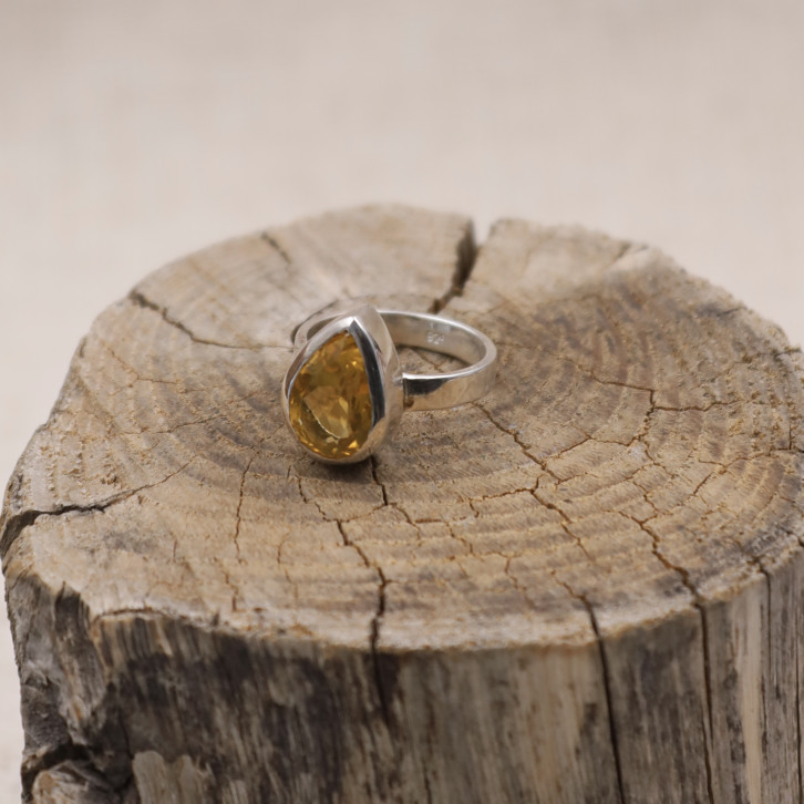 Bague en argent et citrine