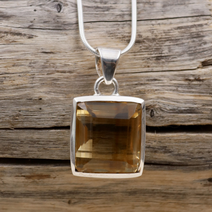 Pendentif en argent et citrine