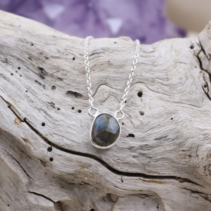 Collier en argent et labradorite