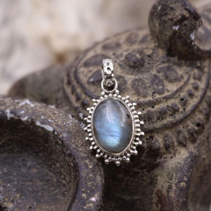 Pendentif en argent et labradorite