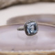 Bague d'exception en argent avec topaze bleue et marcassite