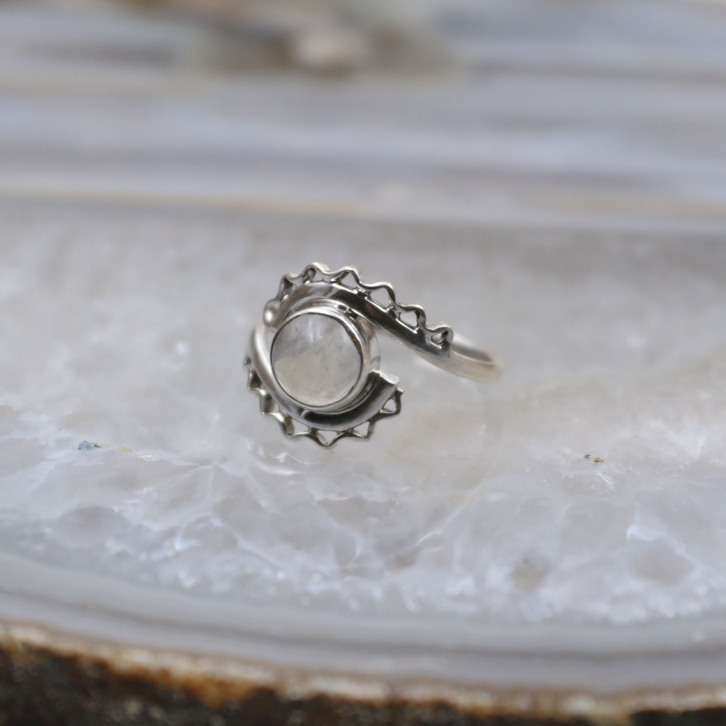 Bague en argent et pierre de lune