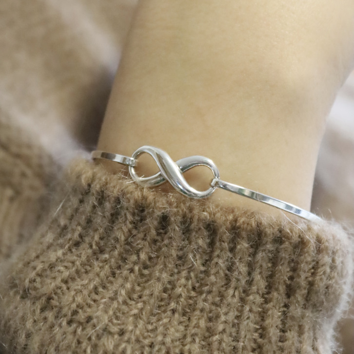 Bracelet rigide en argent - infini