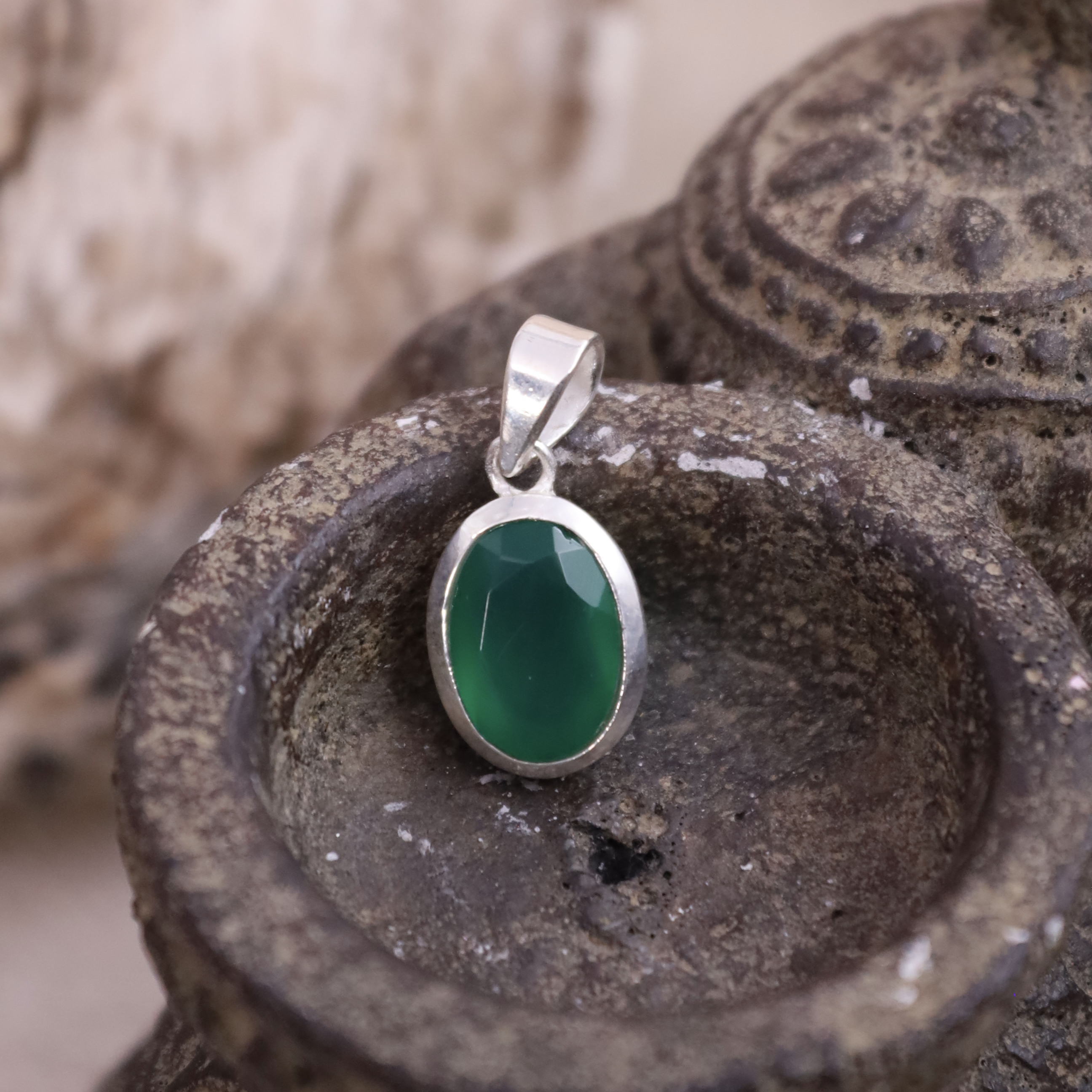 Collier pendentif pierre ronde (agate verte)