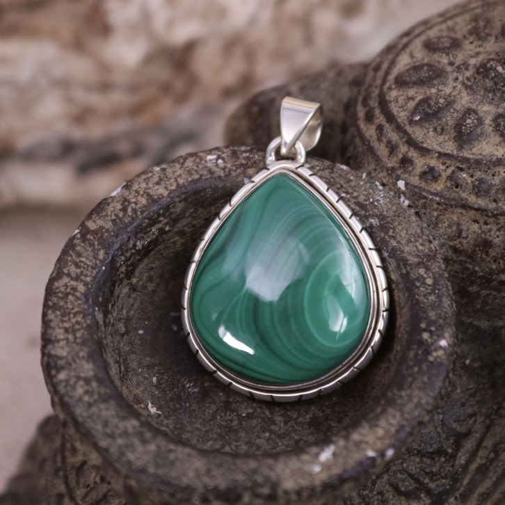 Pendentif en argent et malachite