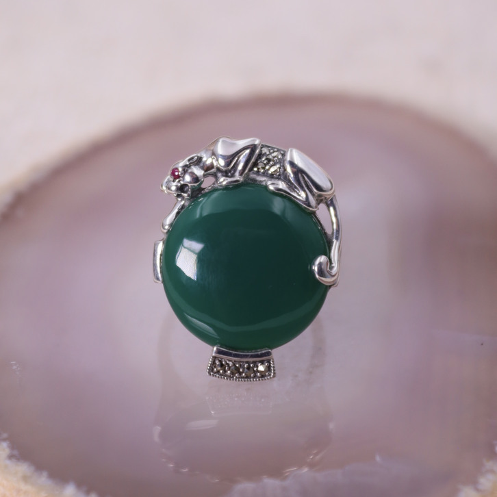 Bague d'exception en argent avec agate verte et marcassites