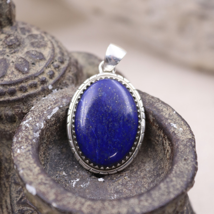 Pendentif en argent et lapis lazuli