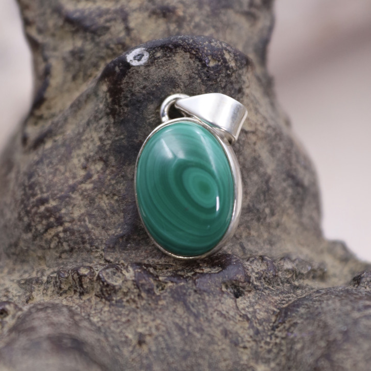 Pendentif en argent et malachite