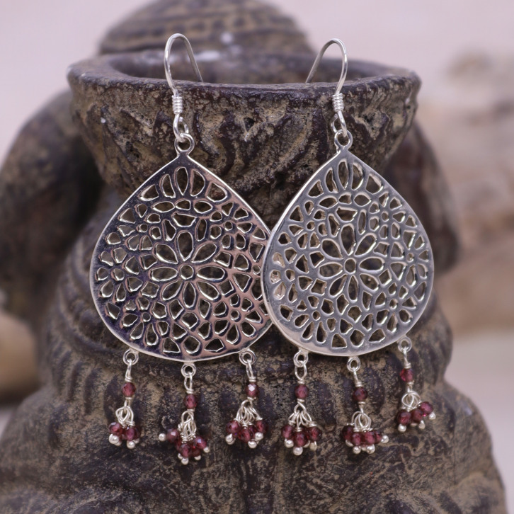 Boucles d'oreilles en argent et grenat