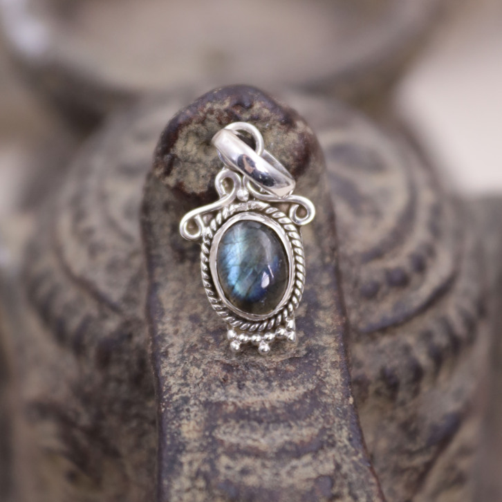 Pendentif en argent et labradorite