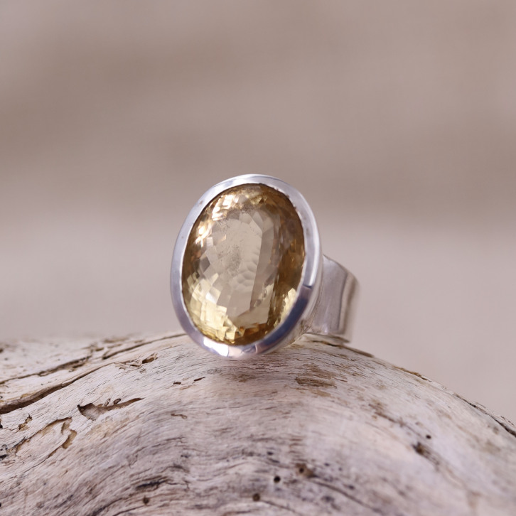 Bague en argent et citrine