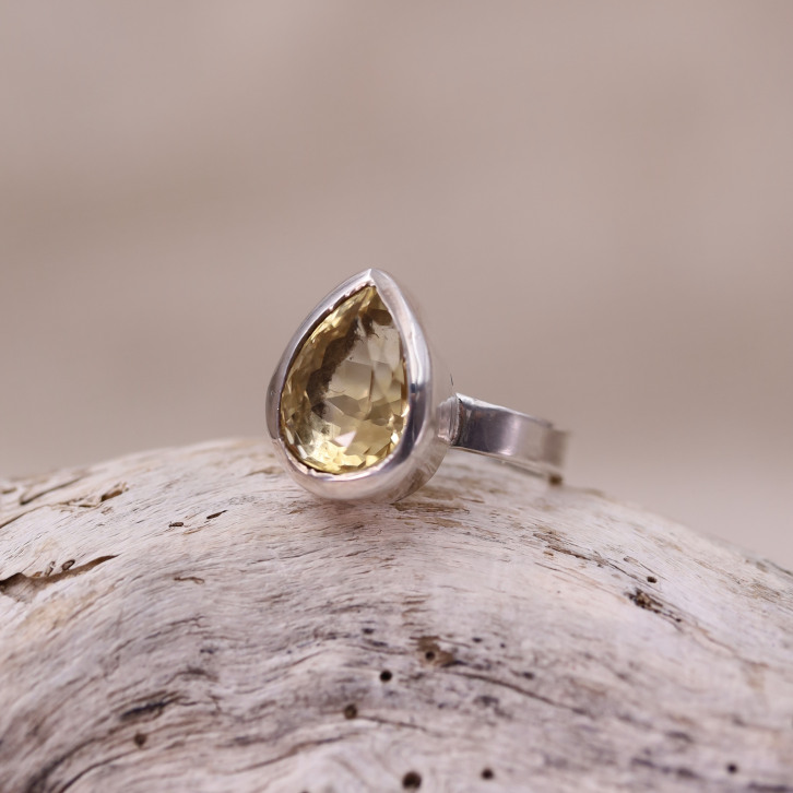 Bague en argent et citrine