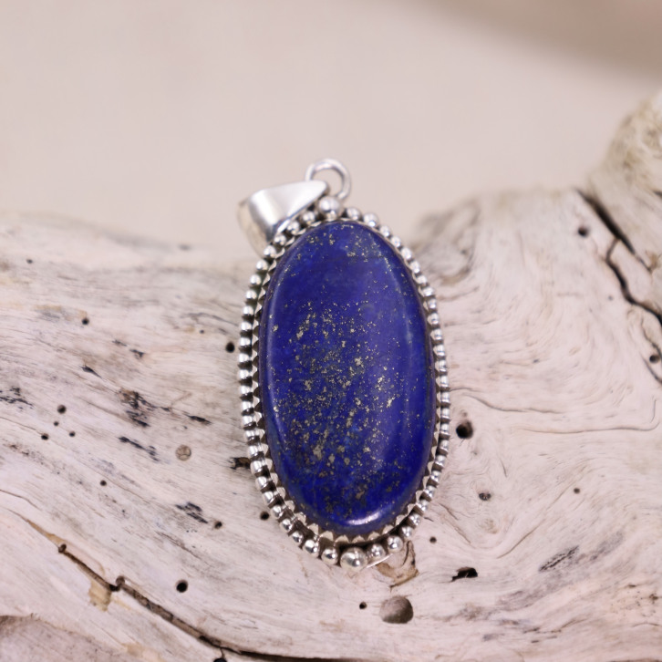 Pendentif en argent et lapis lazuli