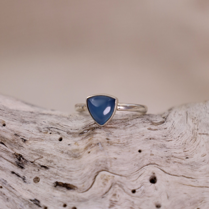 Bague en argent et calcédoine