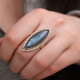 Bague en argent et labradorite