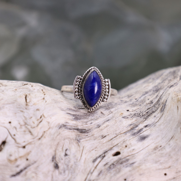Bague en argent et lapis lazuli