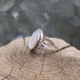 Bague d'exception en argent avec nacre et marcassites