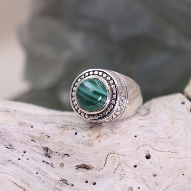 Bague en argent et malachite