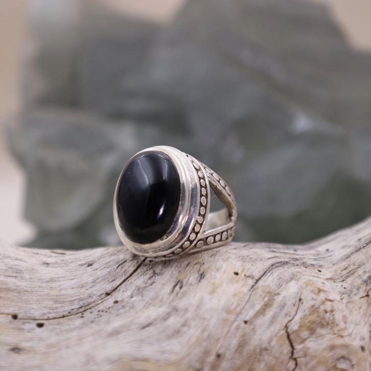 Bague en argent et onyx