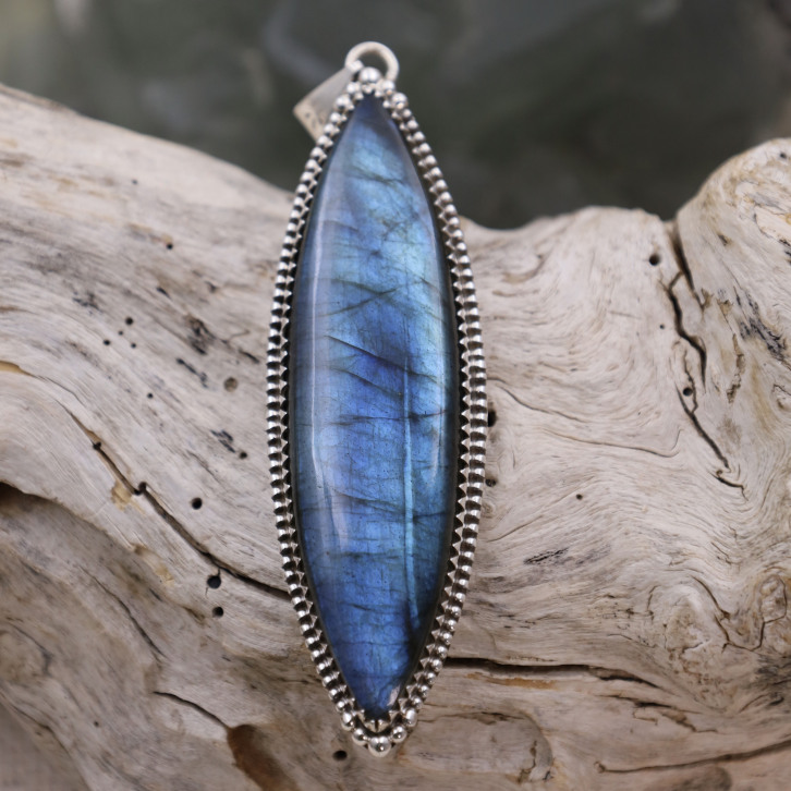 Pendentif en argent et labradorite