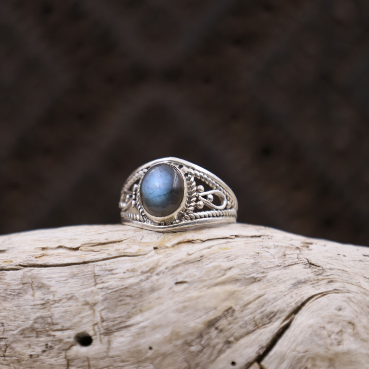 Bague en argent et labradorite