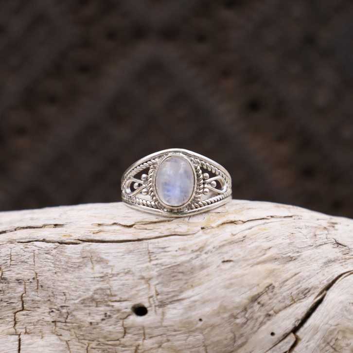 Bague en argent et pierre de lune