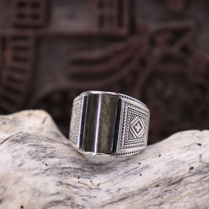 Bague en argent et obsidienne dorée
